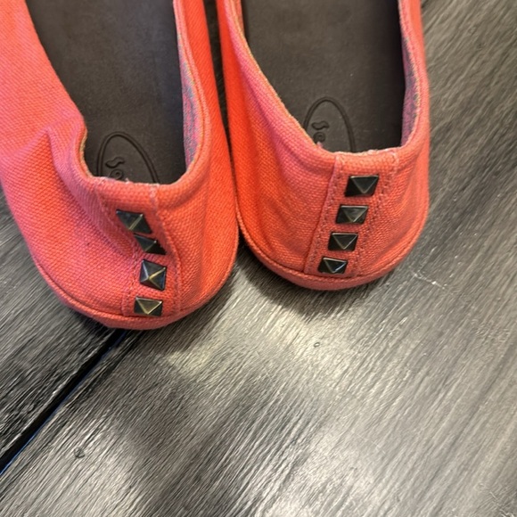 🍍 Sanuk Womens Rasta Brisbane Slip On Shoes Red Gray Textured Moc Toe Low Top🍍 - Picture 4 of 5